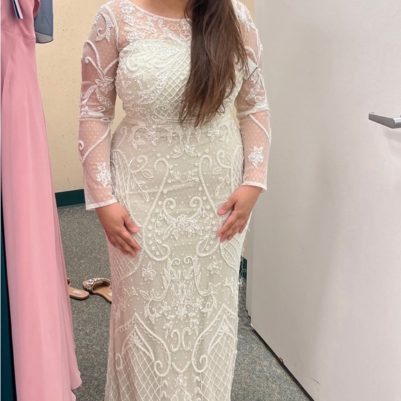 Davids Bridal all over scroll beaded illusion long sleeve gown BRAND NEW - Picture 5 of 5